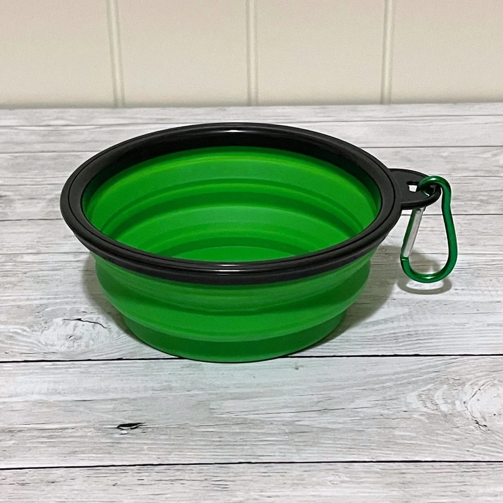 Green Collapsible Silicone Pet Travel Bowl with Carabiner Clip for Dogs Cats